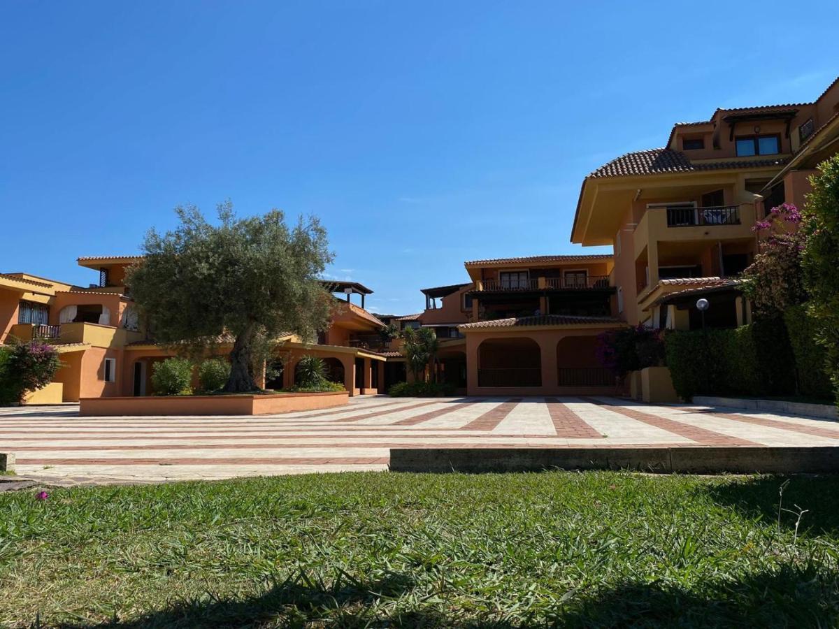 Ampio Trilocale Sul Golfo Di Marinella Villa Marinella  Exteriör bild