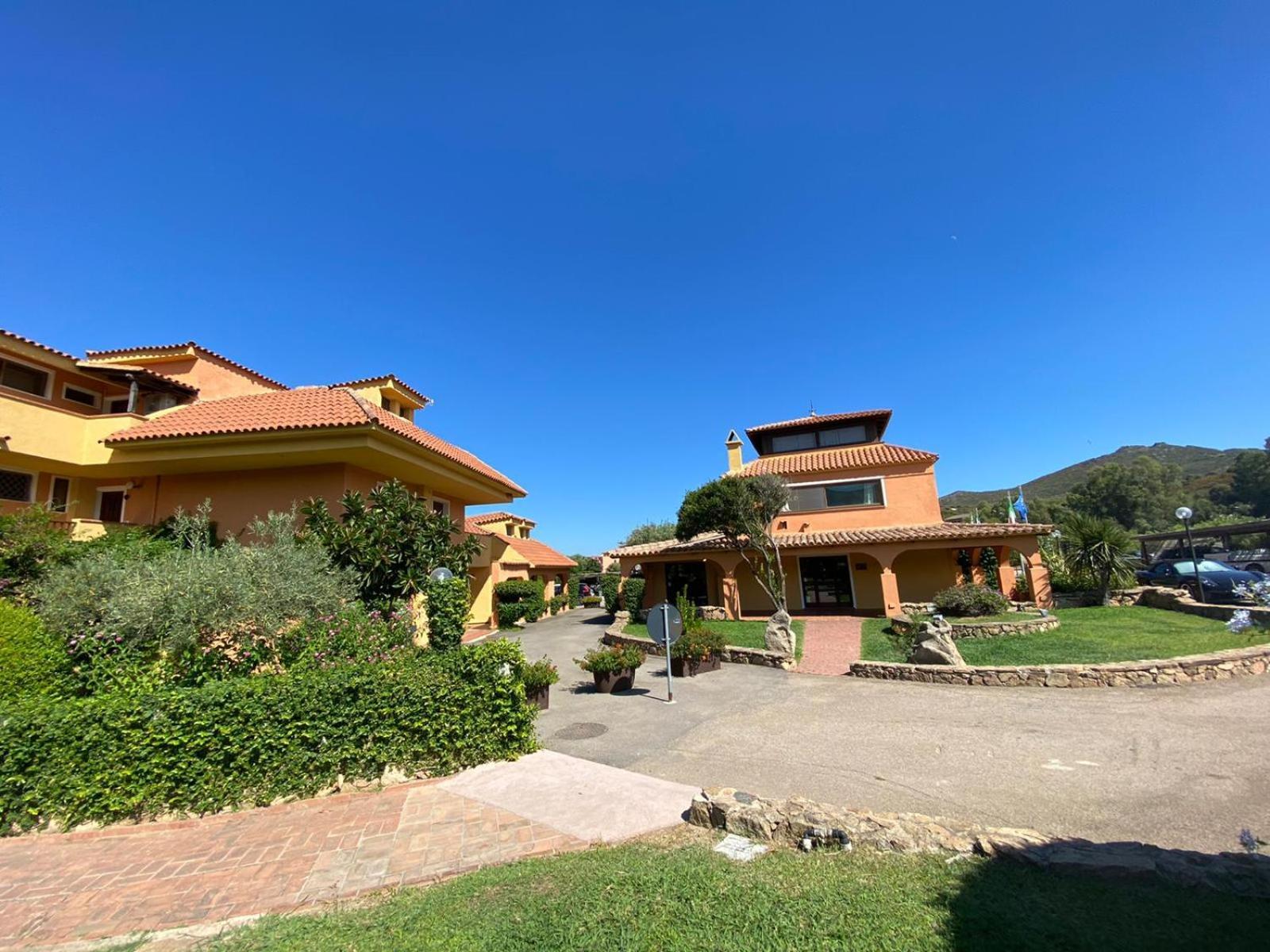 Ampio Trilocale Sul Golfo Di Marinella Villa Marinella  Exteriör bild